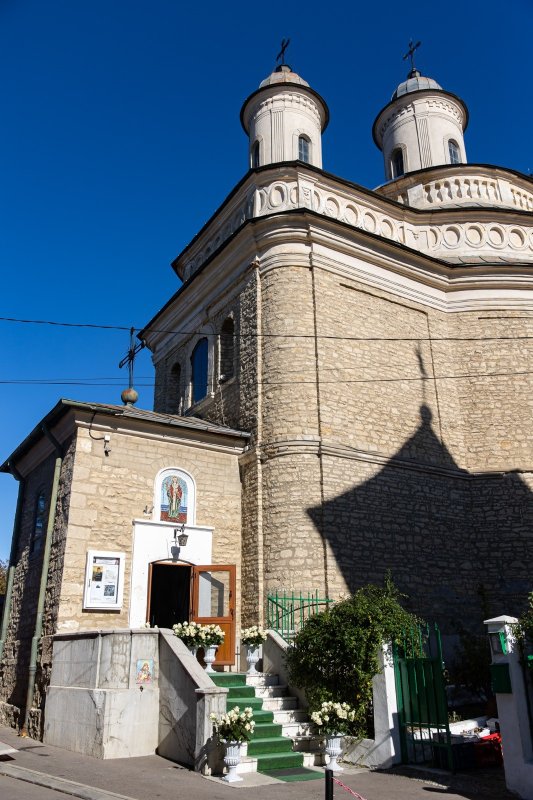 Marea familie de la Biserica „Sfântul Haralambie” din Iași 355014