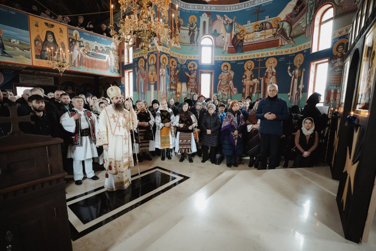 Rugăciune şi binecuvântare la Mănăstirea Pantocrator din Beclean 355122