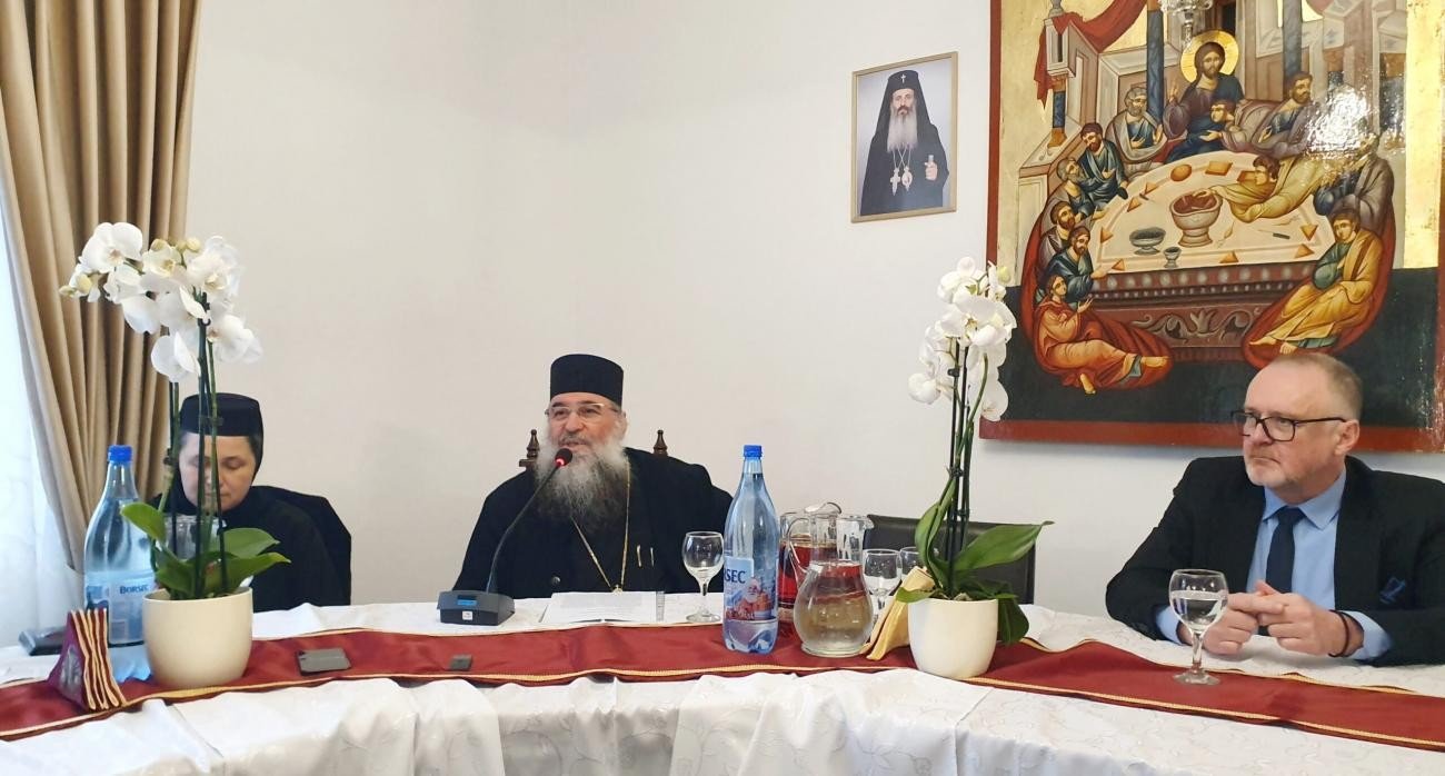 Simpozion național la Mănăstirea Paltin 355131