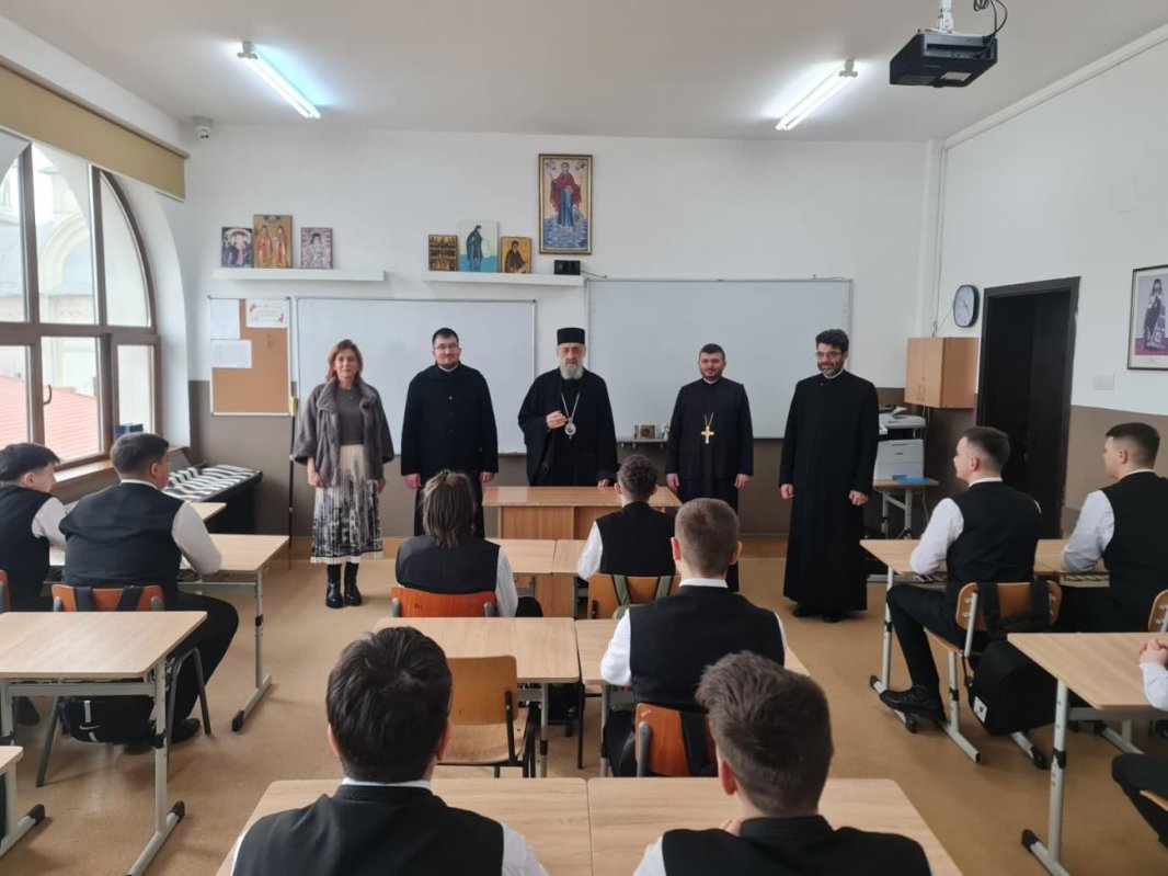 Vizită pastorală la Seminarul Teologic din Alba Iulia 355119
