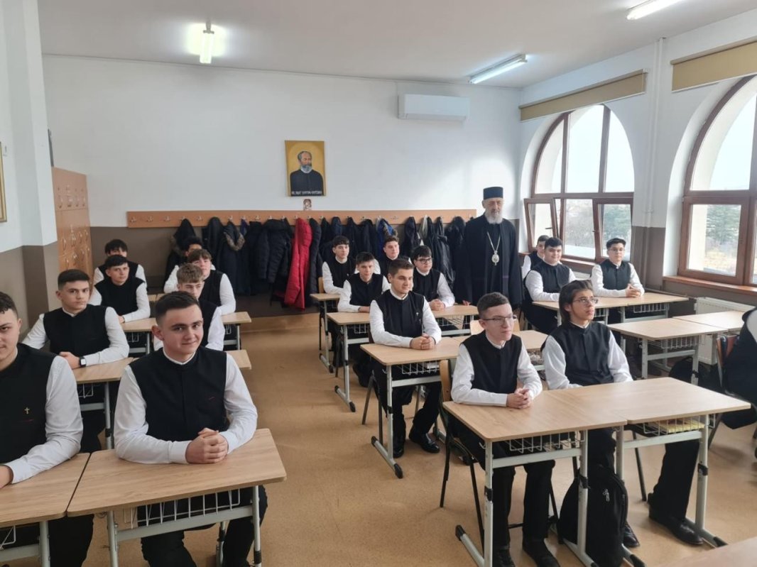 Vizită pastorală la Seminarul Teologic din Alba Iulia 355120