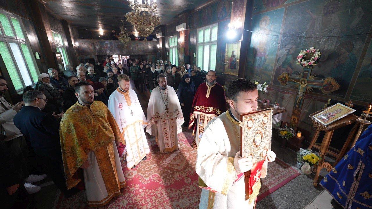 Hramul comunității hipoacuzicilor din București 355213