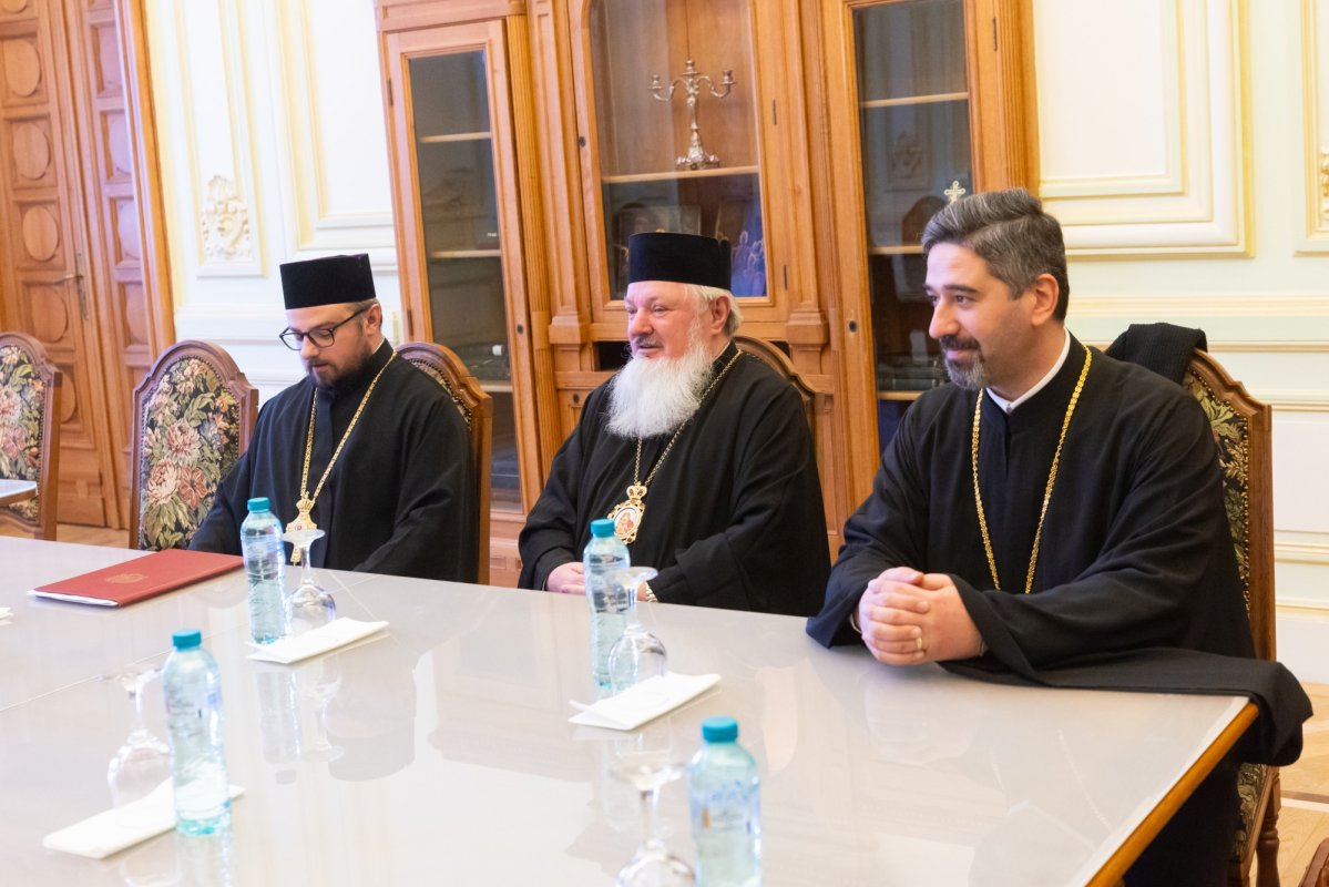 Ierarh ortodox din Africa în vizită la Palatul Patriarhiei din București 355217