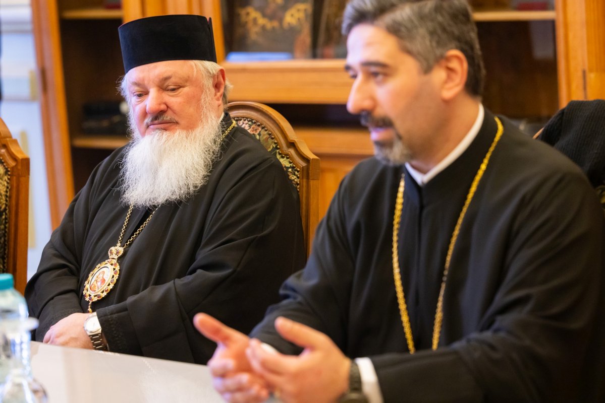 Ierarh ortodox din Africa în vizită la Palatul Patriarhiei din București 355223