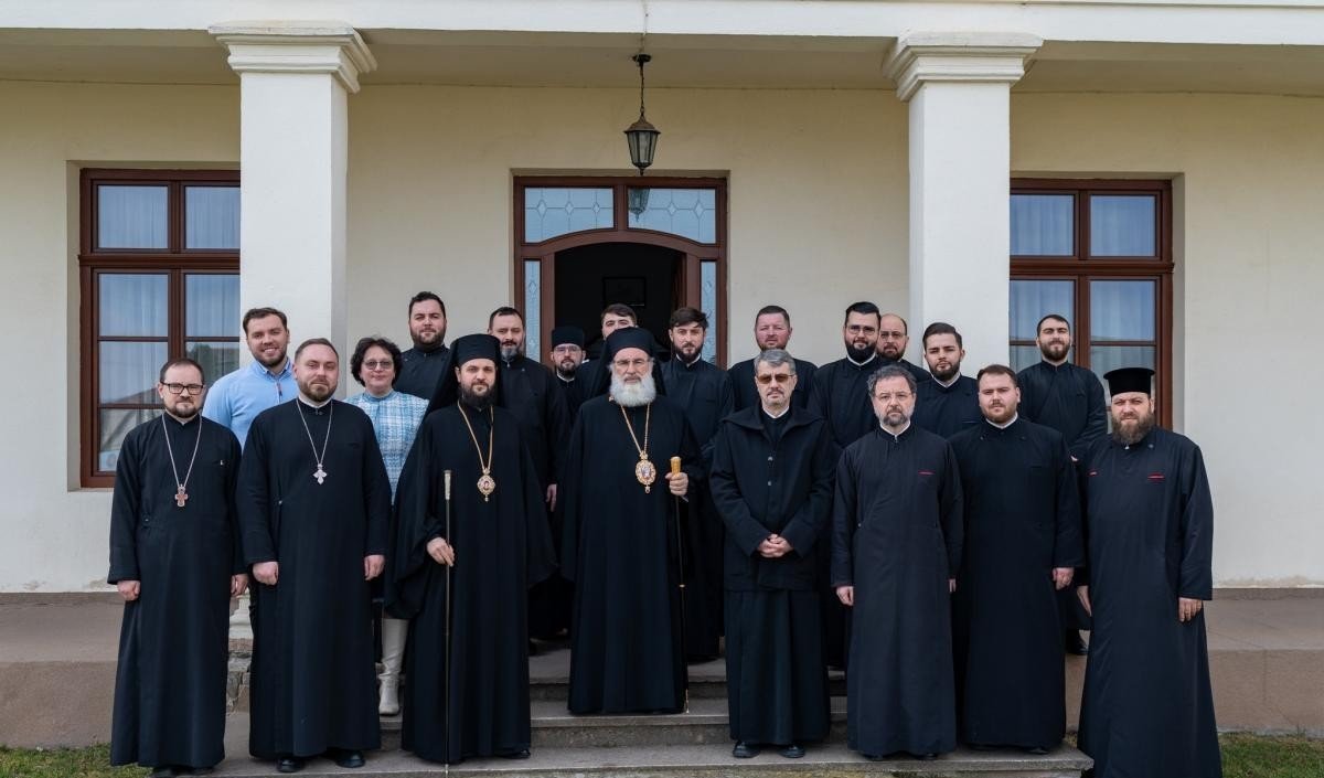 Formare, dialog și coordonare: întâlnirea corespondenților mass-media la Roman 355297