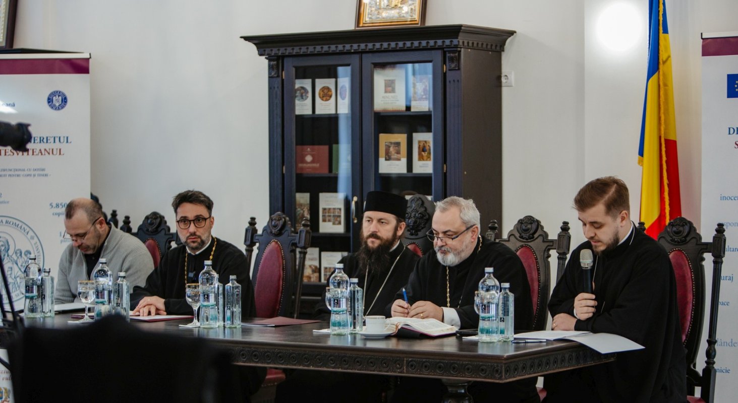 Lansarea proiectului Patriarhiei Române pentru tineri la Suceava 355298