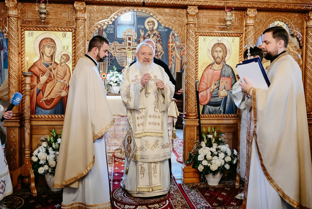 Resfințirea Bisericii „Sfântul Ierarh Nicolae” din Someșu Rece 355420