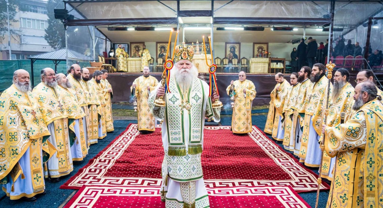 Liturghie arhierească la Suceava 355508