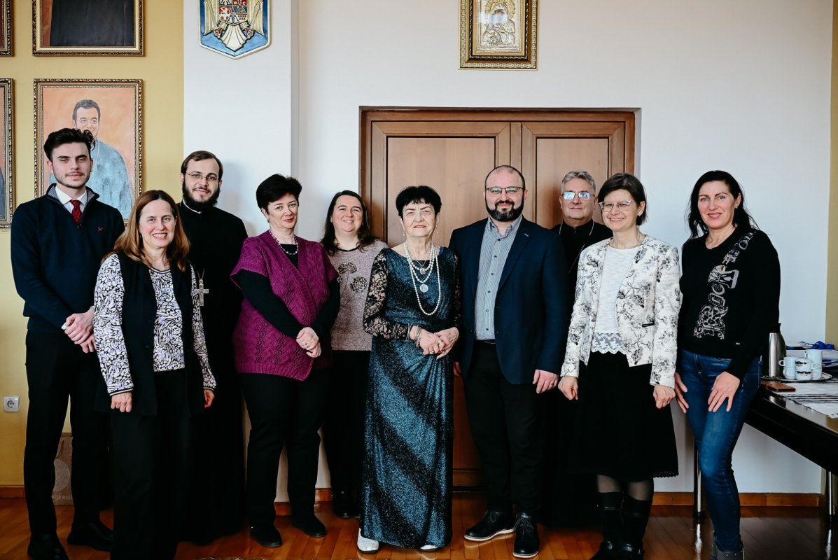 Cea mai vârstnică studentă din România, sărbătorită la Facultatea de Teologie Ortodoxă din Cluj-Napoca 355618