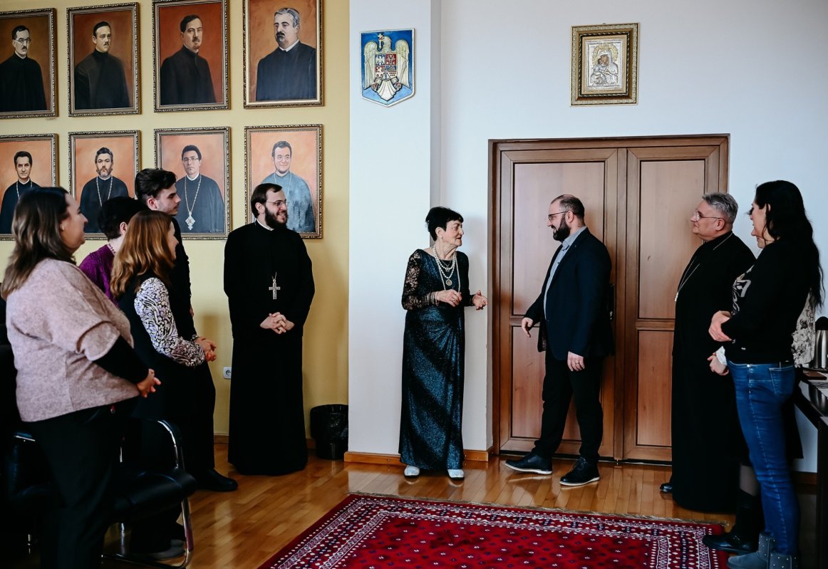 Cea mai vârstnică studentă din România, sărbătorită la Facultatea de Teologie Ortodoxă din Cluj-Napoca 355619