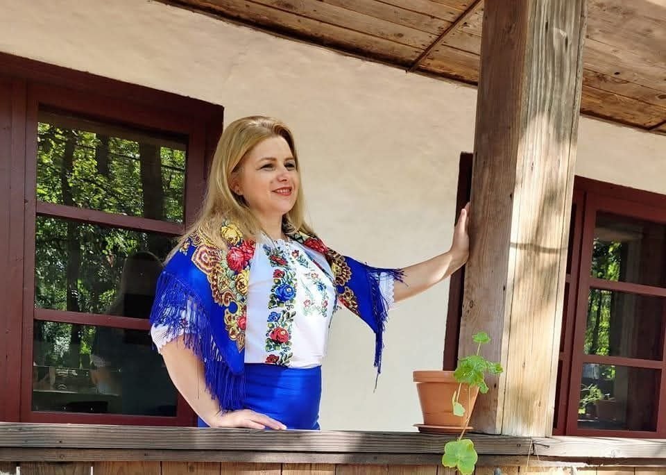 POEZIE: Geanina Bîrlădeanu 355578