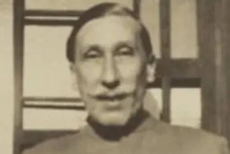 Rugul Aprins și René Guénon 355599