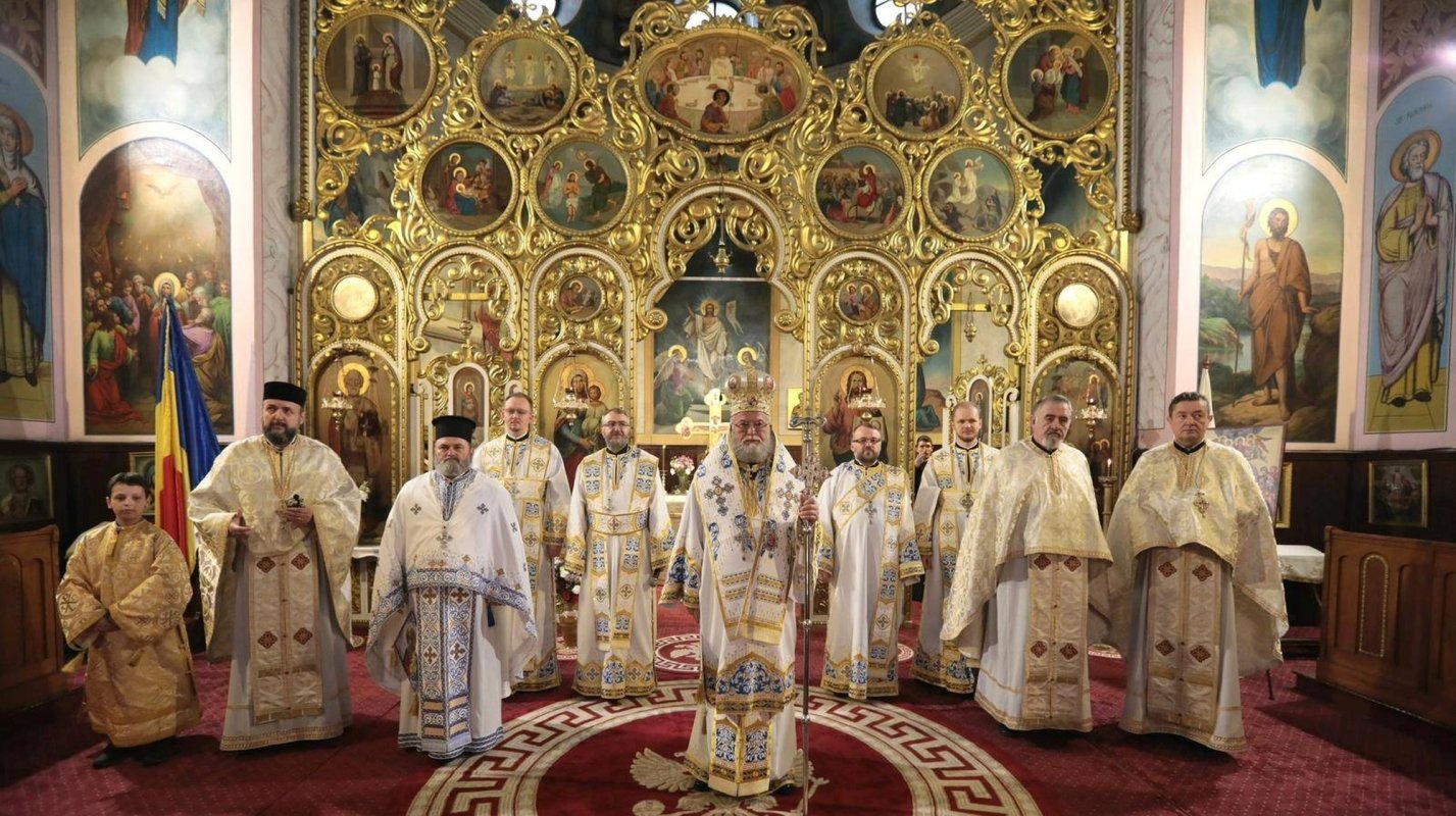 Sfânta Liturghie Arhierească la Catedrala istorică din Baia Mare 355607