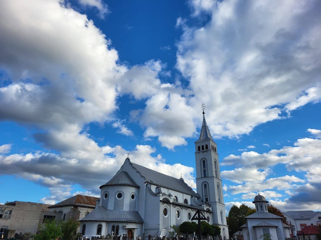 Sfânta Liturghie Arhierească la Catedrala istorică din Baia Mare 355610