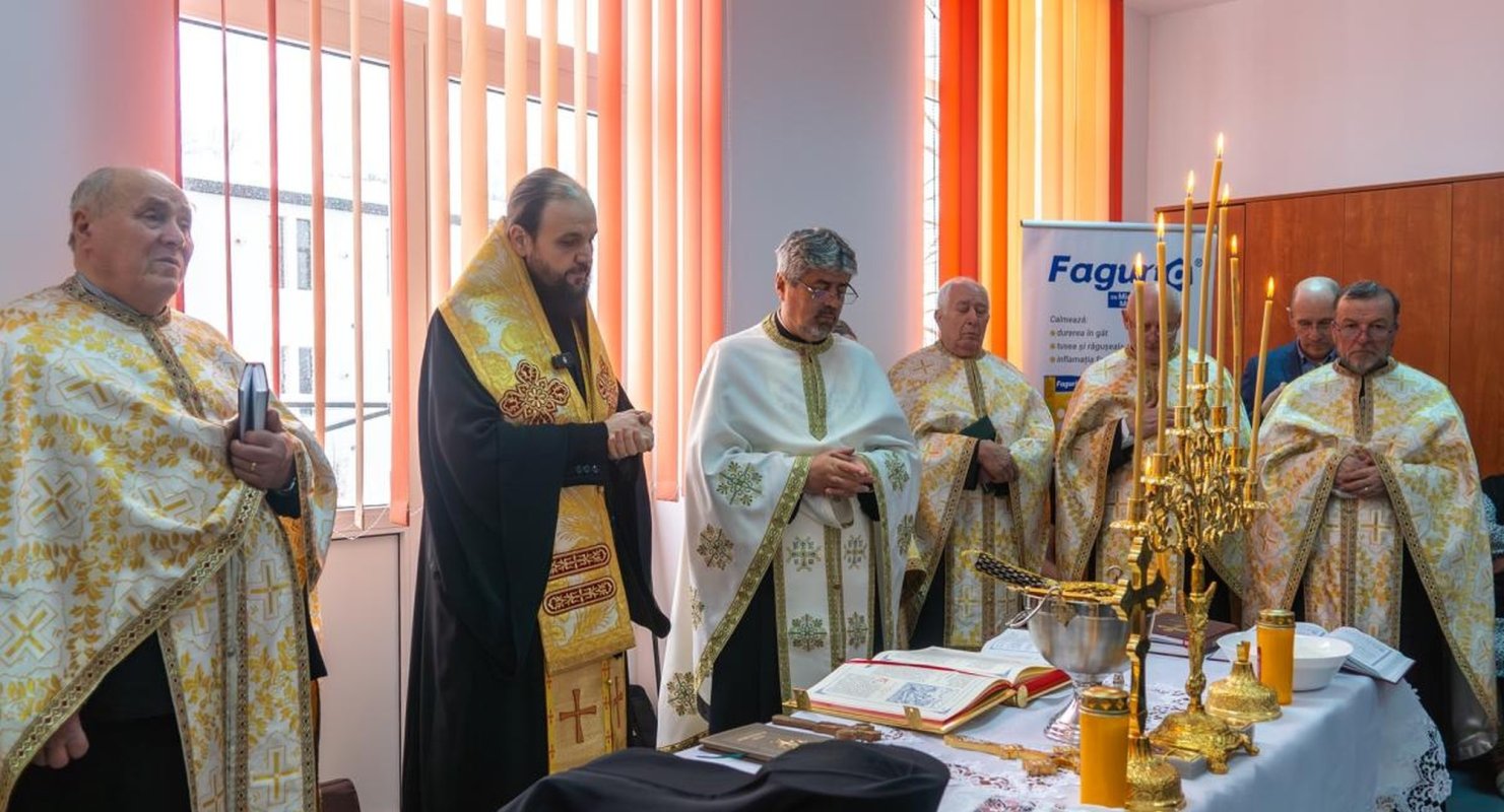 Taina Sfântului Maslu la căminele de bătrâni din Moinești 355749