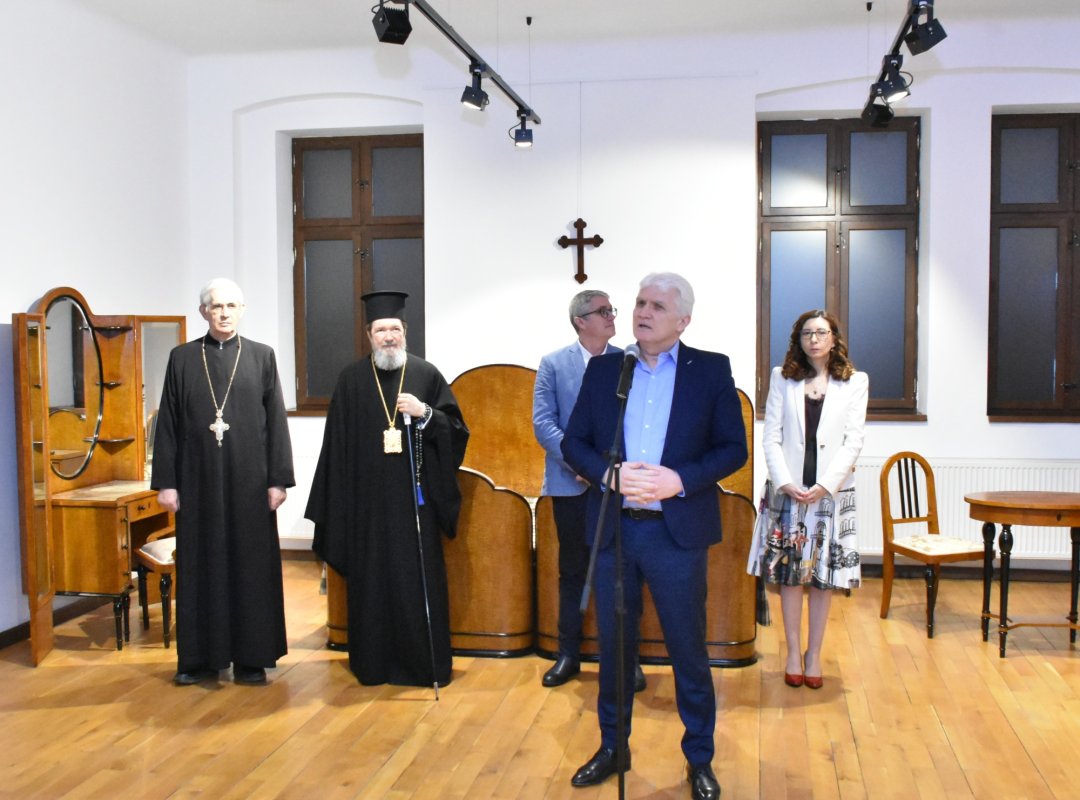 Expoziţie dedicată Episcopului Nicolae Popoviciu la Oradea 355757