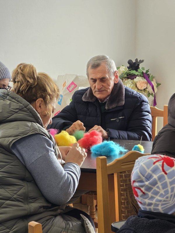 Atelier de creație la cantina socială „Sfânta Filofteia” din București 356018