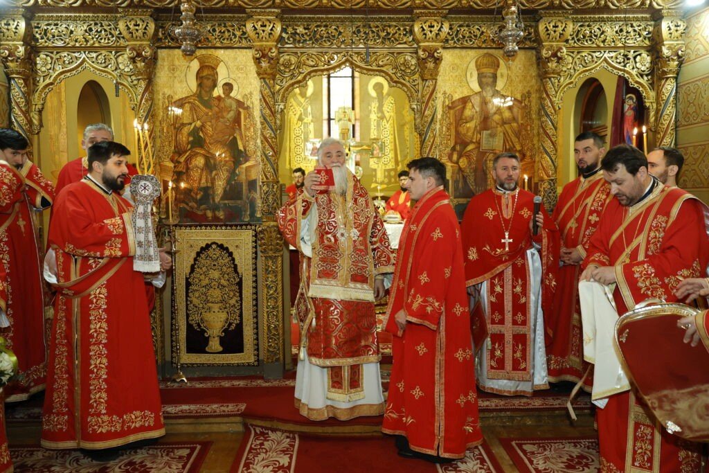 Hirotonie la Catedrala Mitropolitană din Craiova 356011