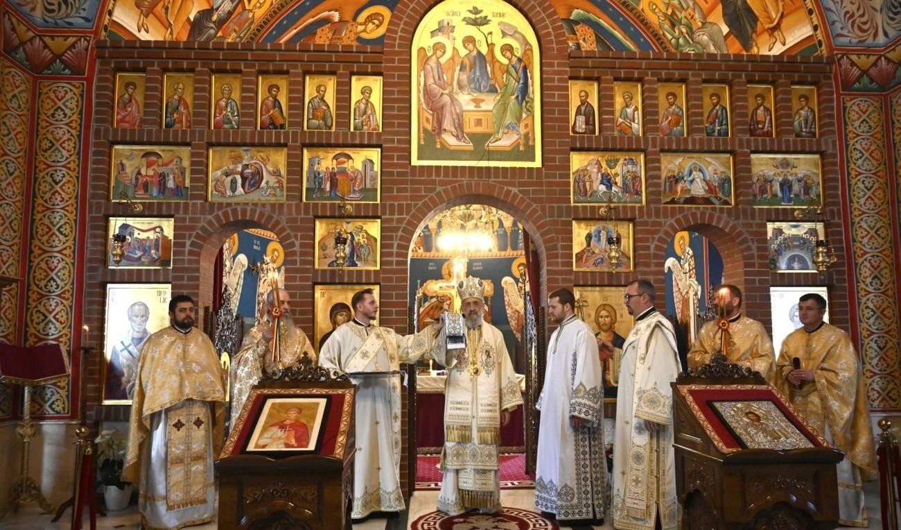 Liturghie arhierească la Mănăstirea „Hristos Pantocrator” din Alba Iulia 355988