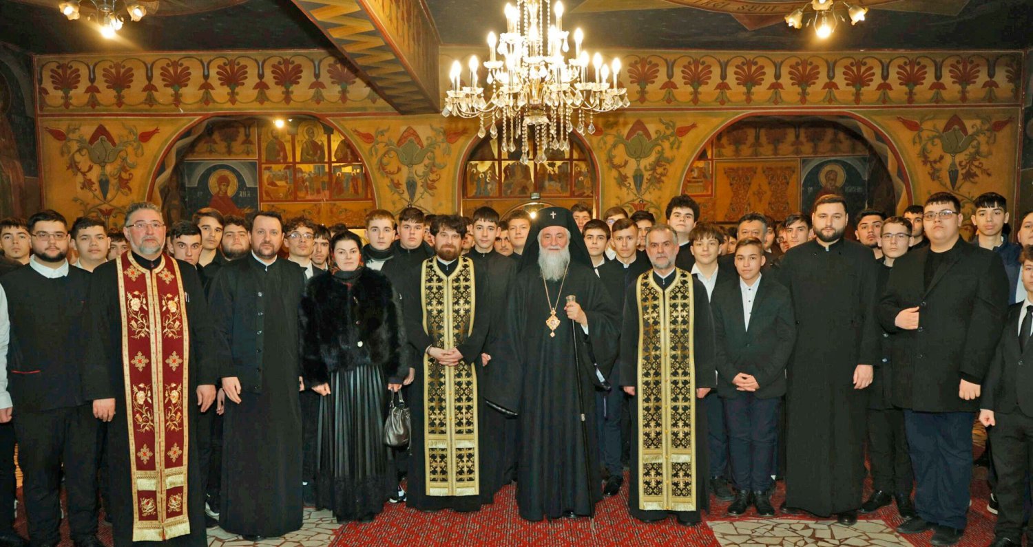 Binecuvântare pentru elevii seminariști din Craiova 356093