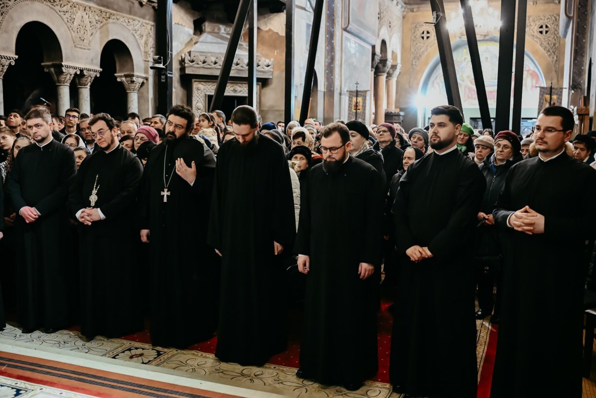 Credincioși uniți în rugăciune la Catedrala din Cluj‑Napoca 356081