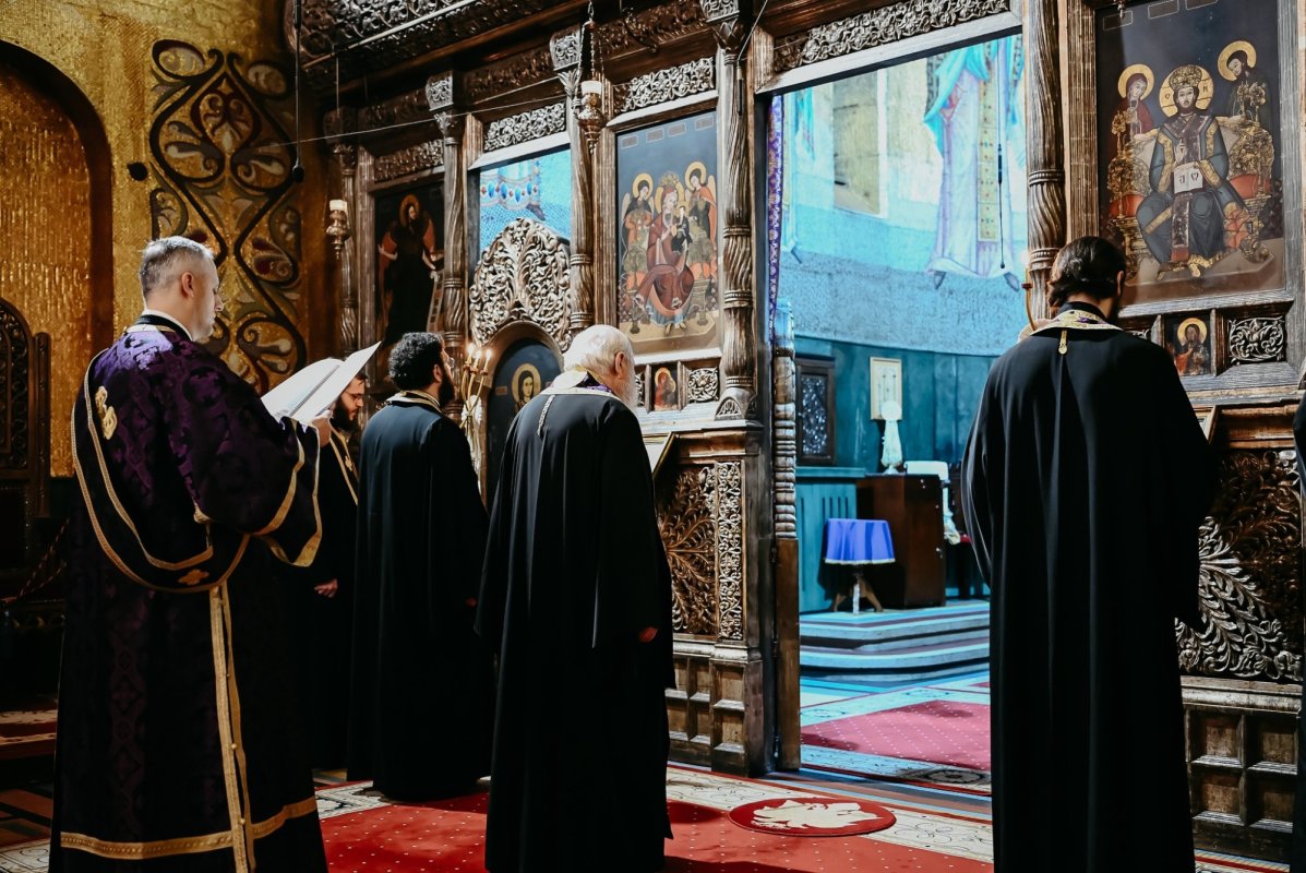 Credincioși uniți în rugăciune la Catedrala din Cluj‑Napoca 356083