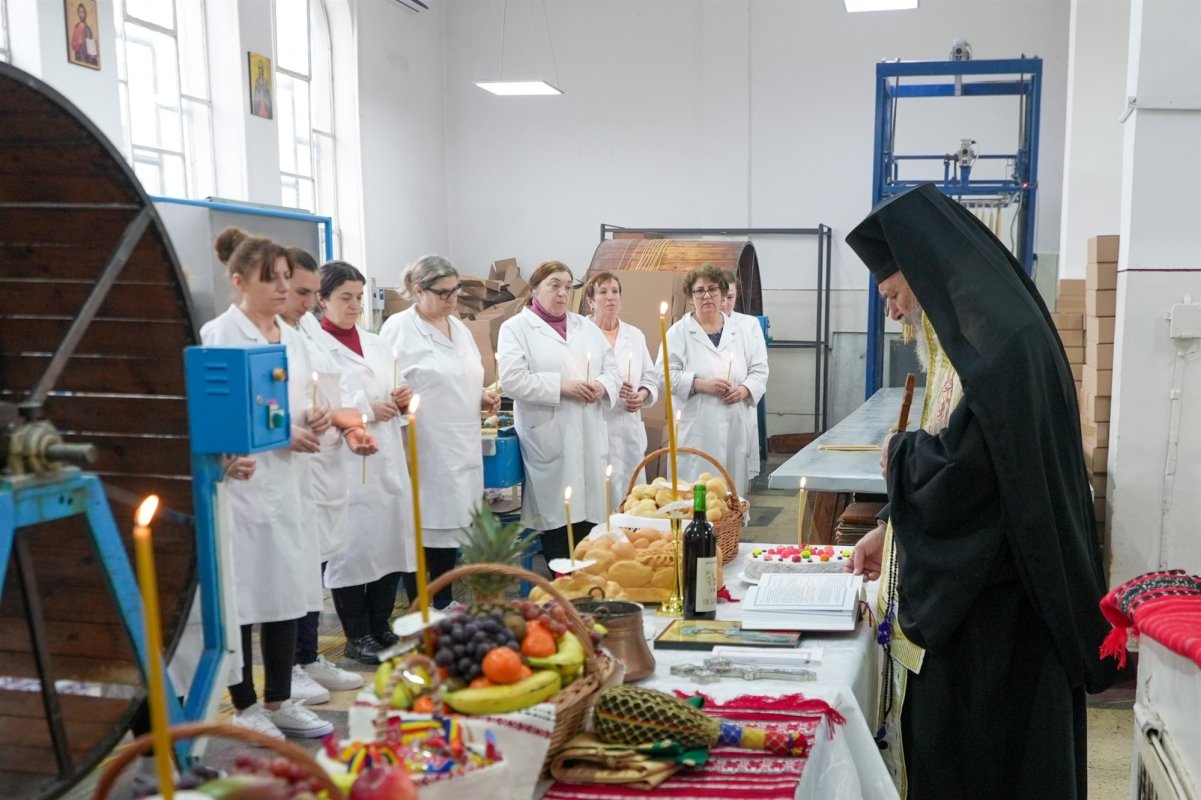 Hramul atelierului de lumânări „Sfânta Muceniță Fotini” din Galați 356318