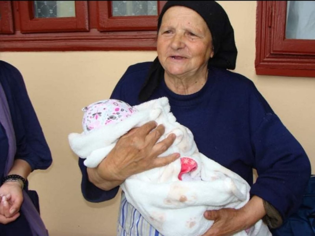 Bunica - o moștenire de credință trăită 355788