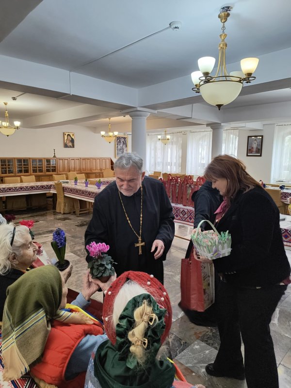 Daruri pentru beneficiarele așezământului social al Mănăstirii Christiana 356629