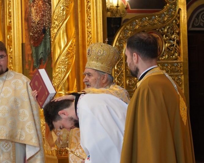 Hirotonie la Catedrala Arhiepiscopală din Arad 356624