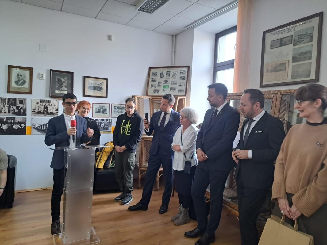 Lumina din Vatra Luminoasă 356560