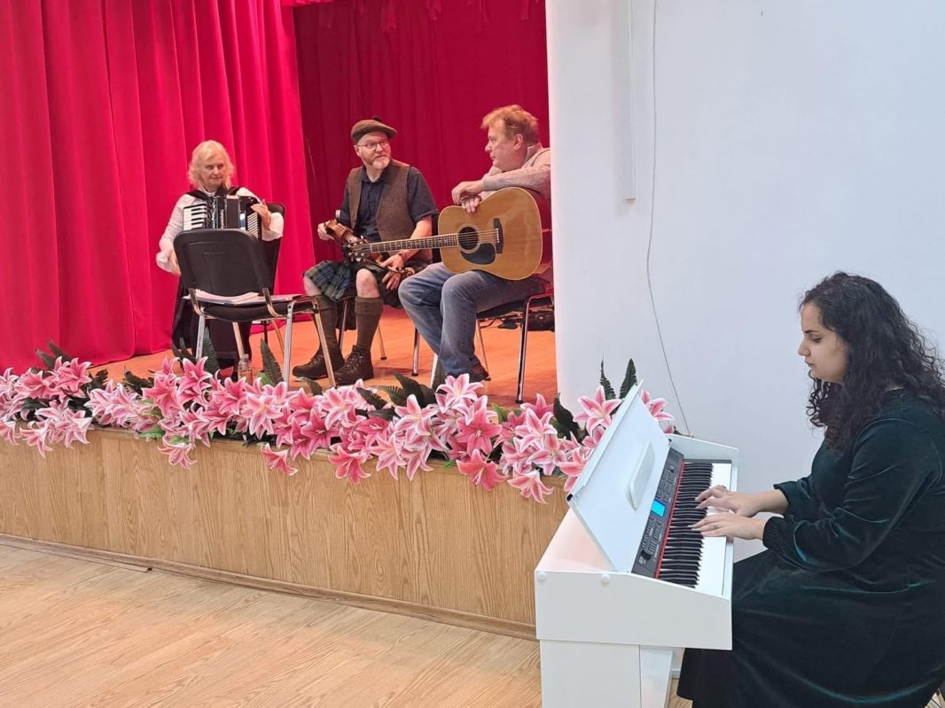 Lumina din Vatra Luminoasă 356566