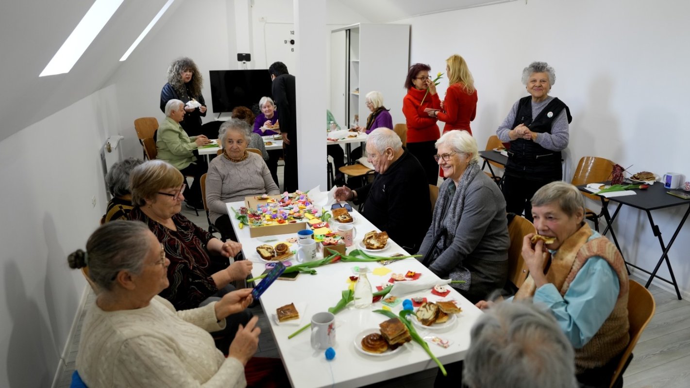 Mărţişoare şi daruri pentru beneficiarii din două centre ale Arhiepiscopiei Sibiului 356642