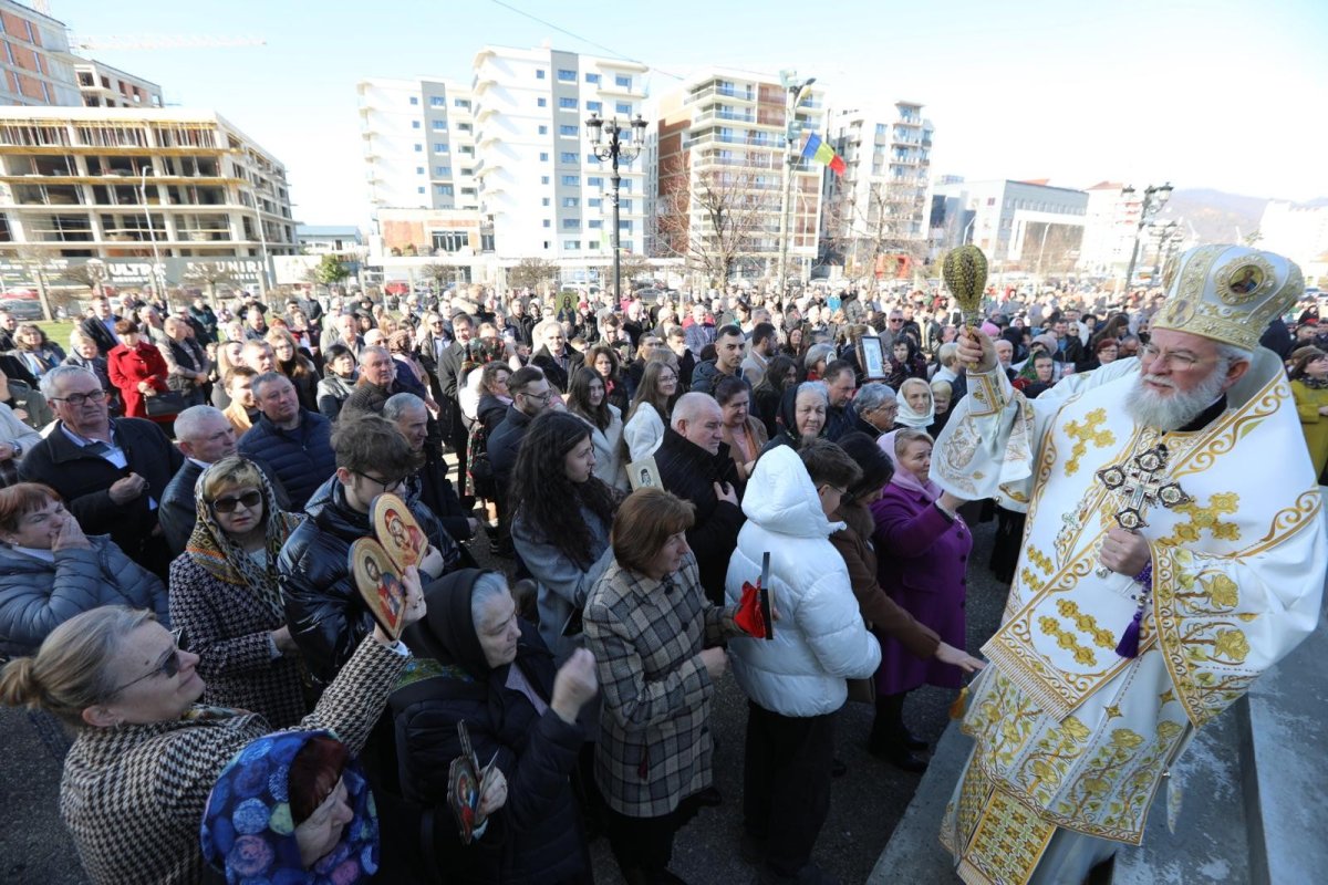 Procesiune la Catedrala Episcopală „Sfânta Treime”, Baia Mare 356613