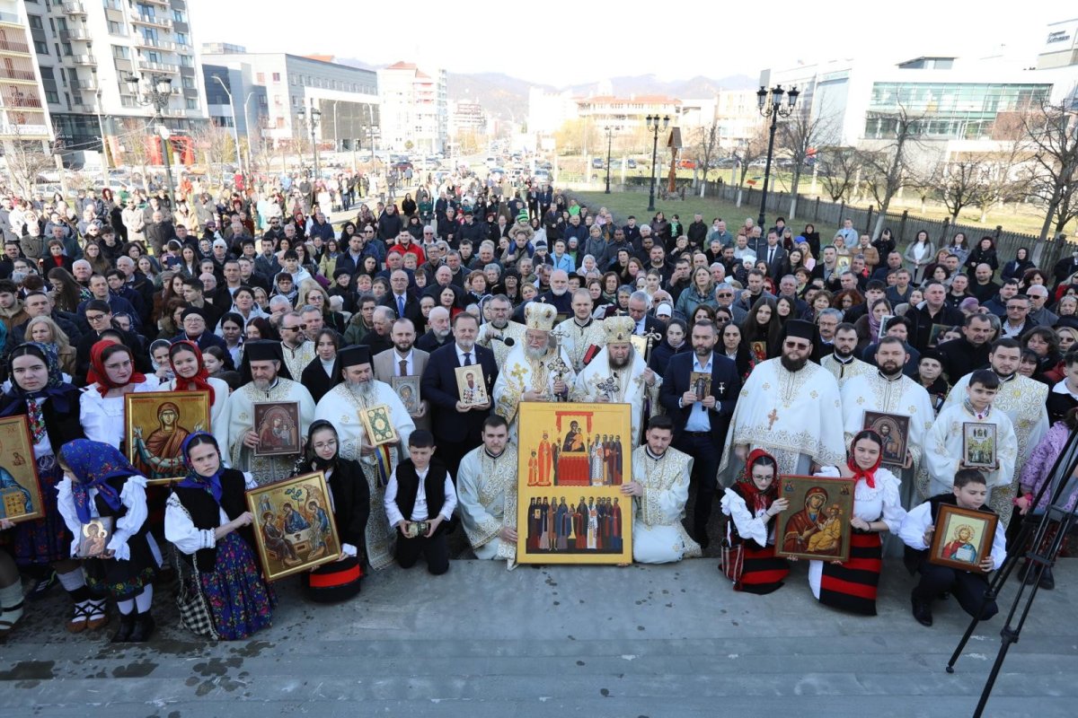 Procesiune la Catedrala Episcopală „Sfânta Treime”, Baia Mare 356614