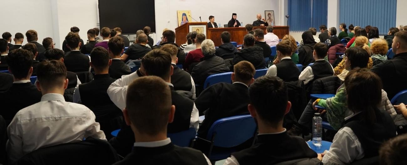 Conferință duhovnicească susținută de monahia Hrisantia Ivenco la Alba Iulia 356771