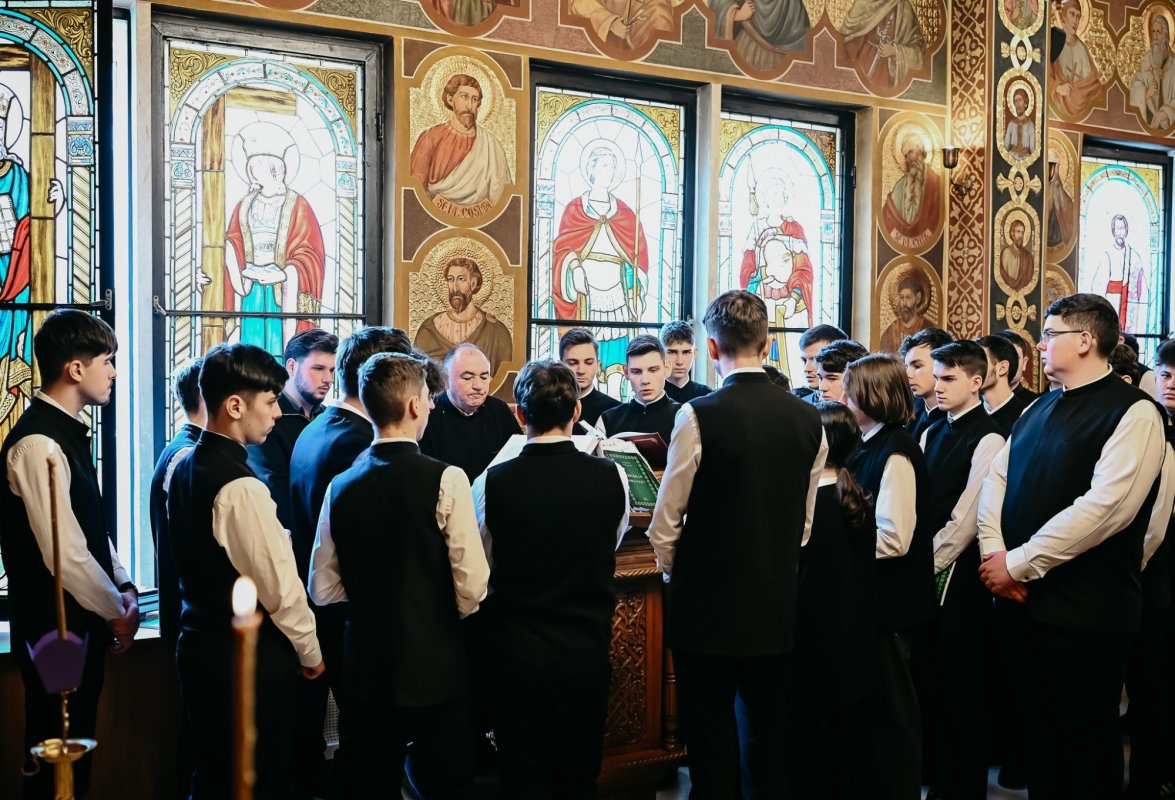 Liturghia Darurilor la paraclisul Colegiului Ortodox din Cluj‑Napoca  356847