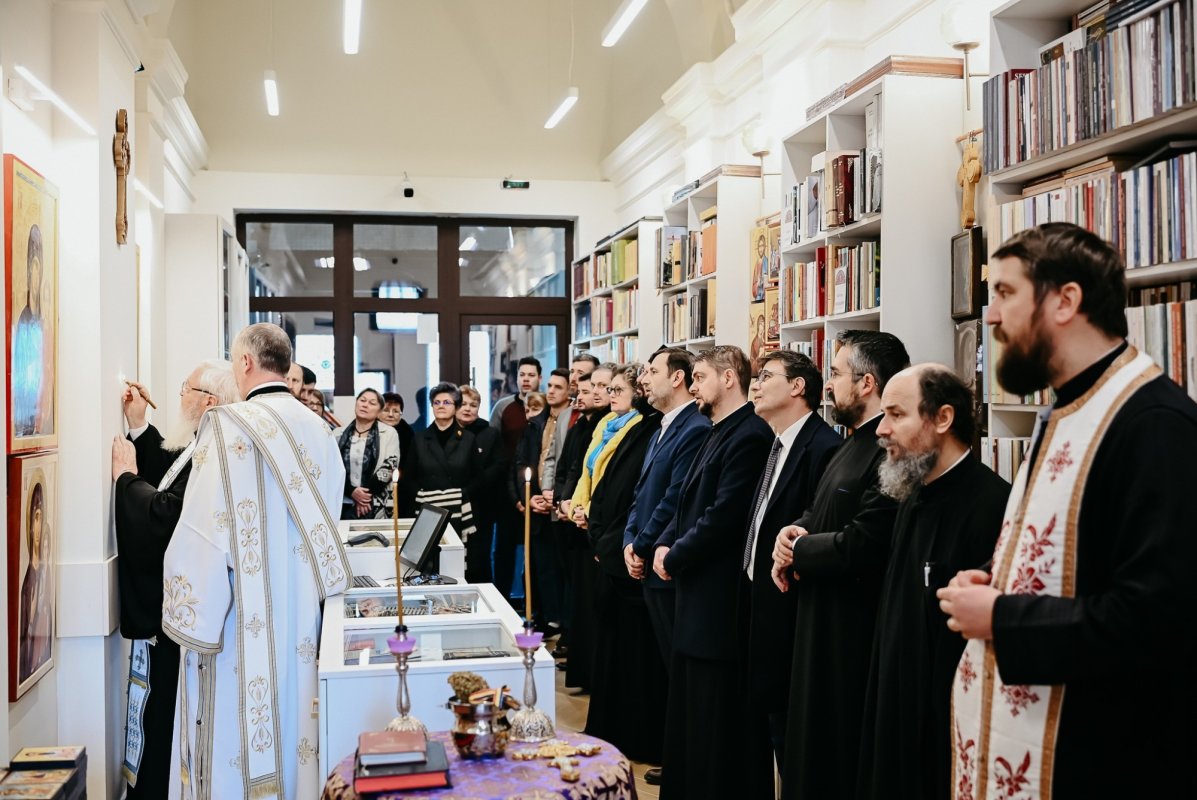 Redeschiderea magazinului bisericesc „Renașterea” nr. 1 356856