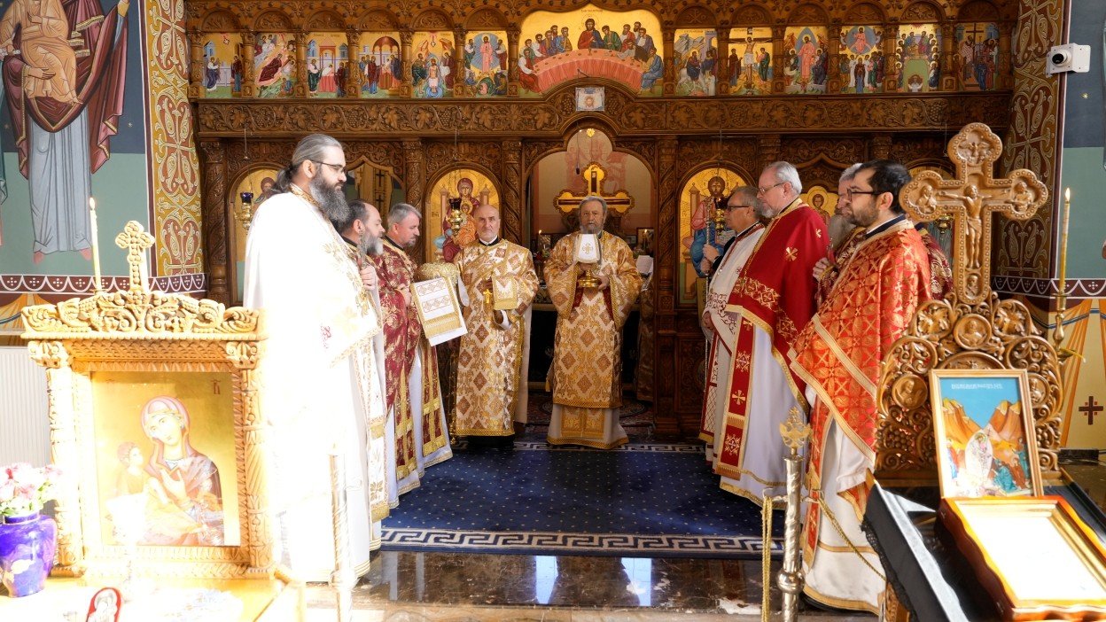 Liturghie arhierească la Biserica „Sfinţii Împărați Constantin și Elena” din Sibiu 357011