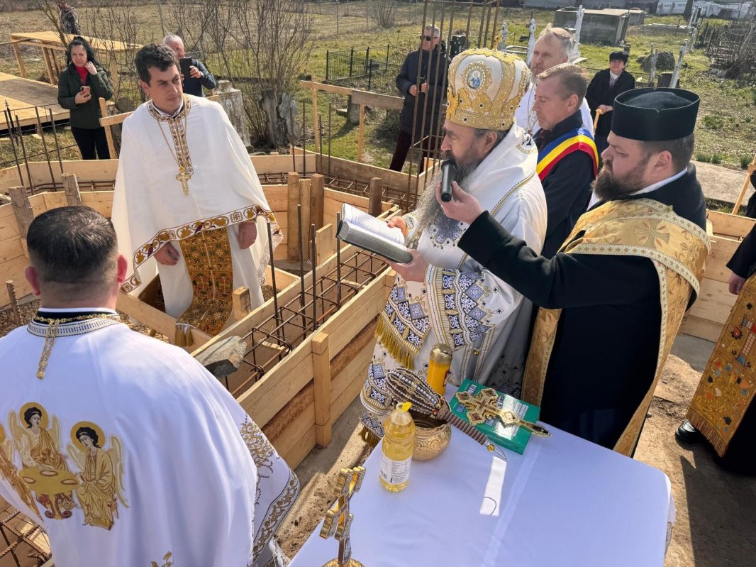 Piatră de temelie pentru o nouă biserică în Teleorman 357049