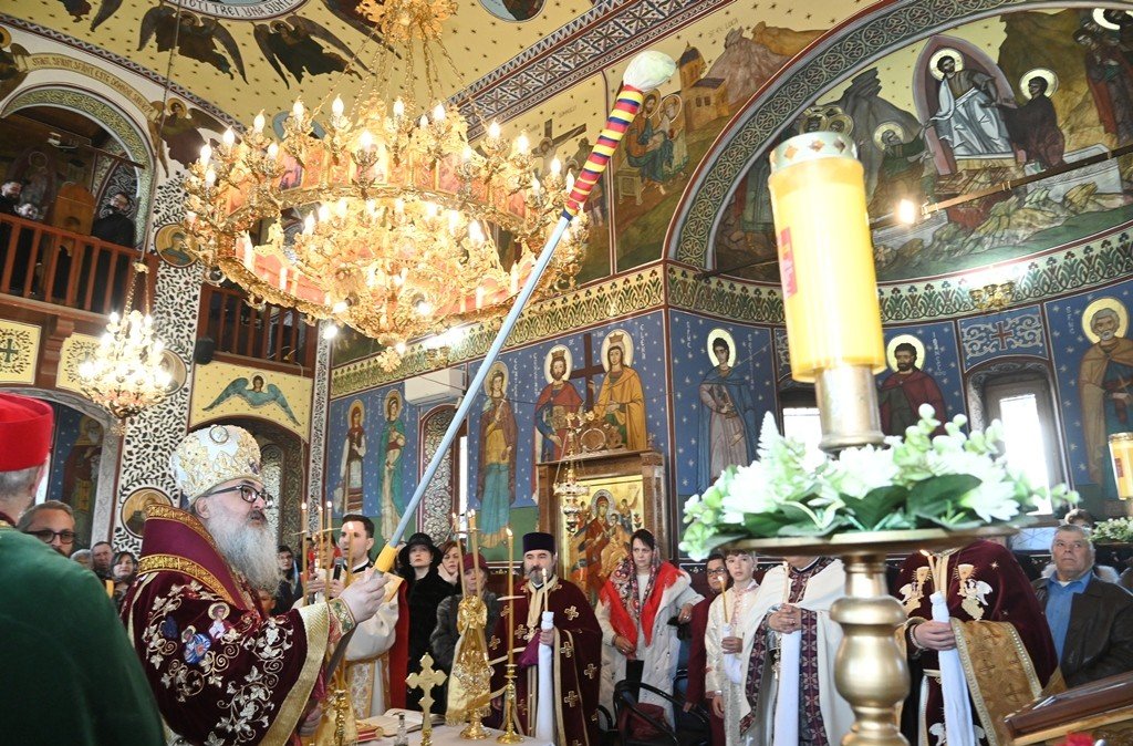 Resfințirea picturii bisericii din localitatea Greaca 357161