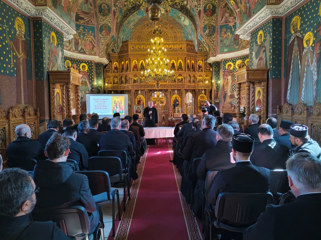 Ședință administrativă și conferință duhovnicească în Protoieria Sector 2 Capitală 357190