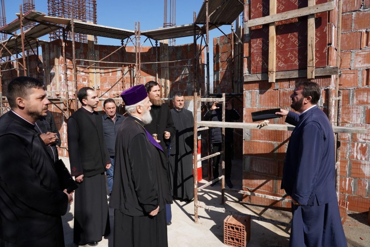 Vizită pastorală la parohii din județul Dâmbovița 357156