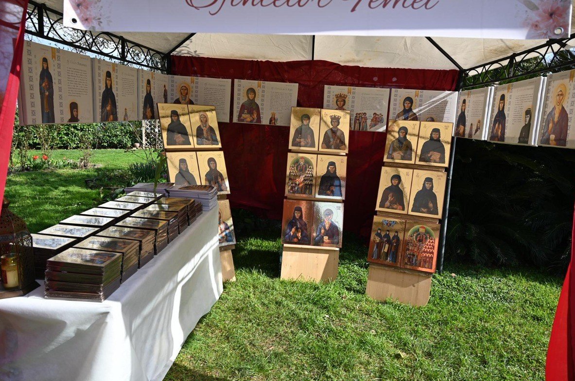 Rugăciune și filantropie la Roma 357244