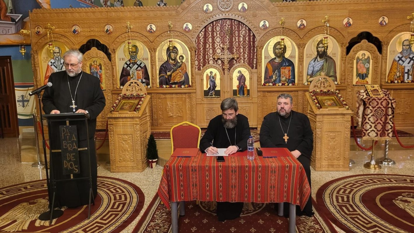 Ședință administrativă a clericilor din patru protopopiate în Spania 357246