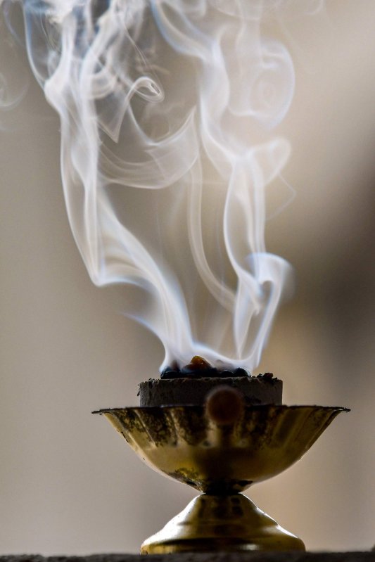 Dicționar teologic: cădelniţă; căţuie 357372