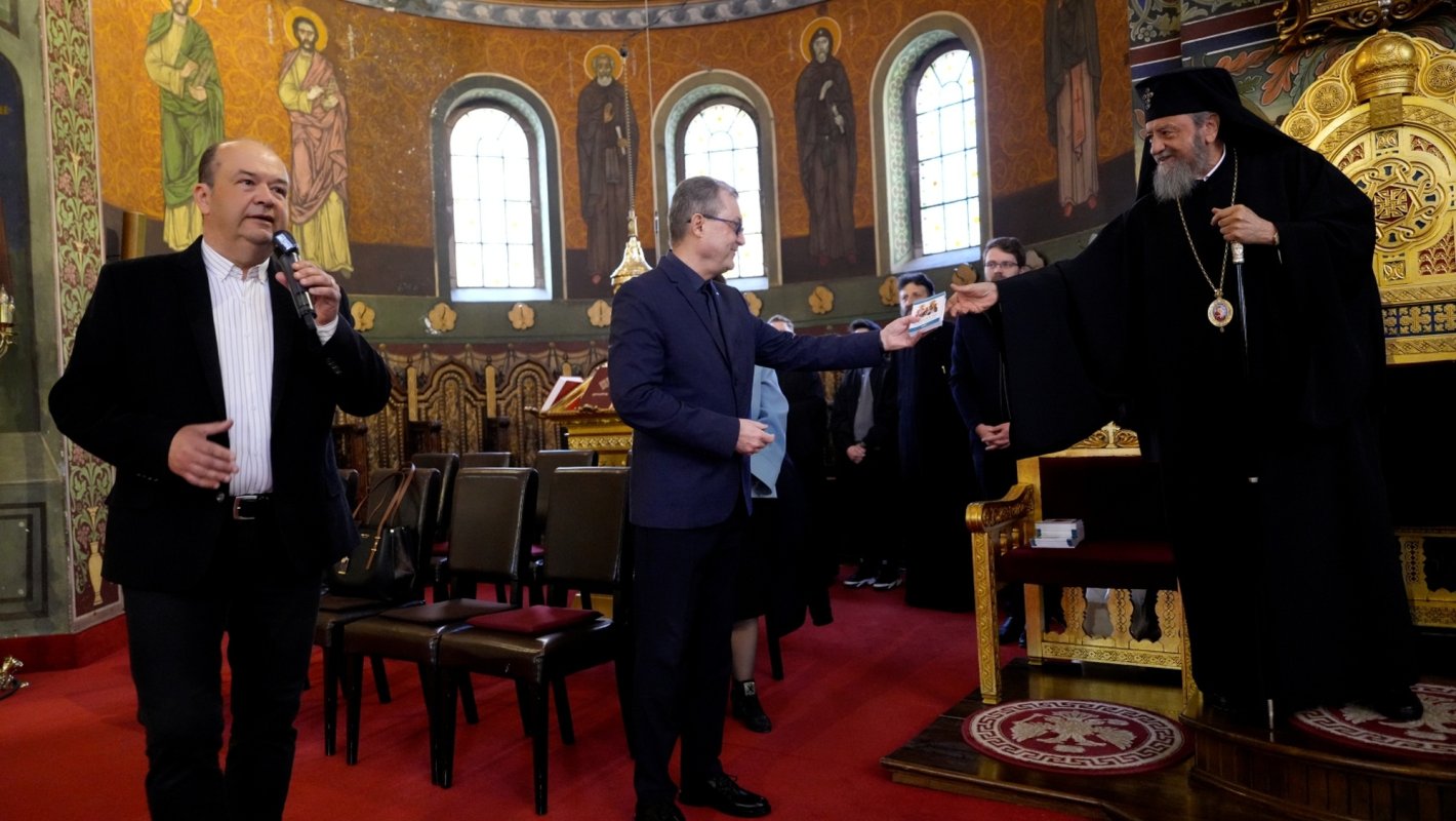 Binecuvântare arhierească pentru elevii olimpici la Religie din judeţul Sibiu 357476