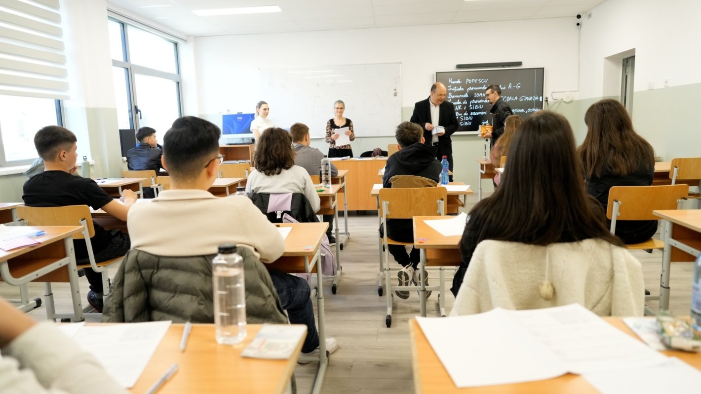 Binecuvântare arhierească pentru elevii olimpici la Religie din judeţul Sibiu 357483