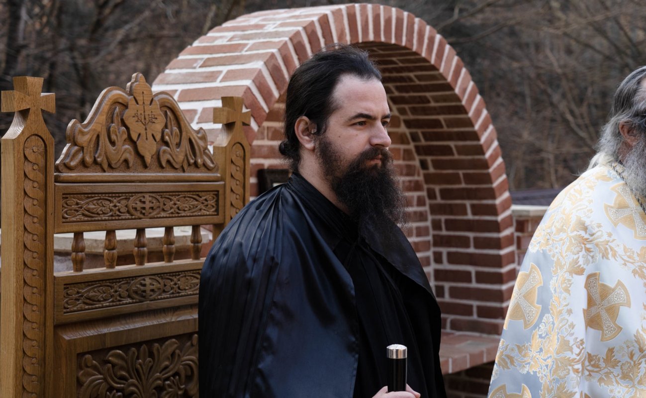 „Mănăstirea Eroilor” din Brusturi are un nou stareț 357487