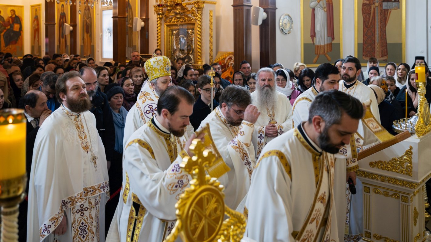 Duminica Sfintei Cruci la Paraclisul Catedralei Naționale 357574